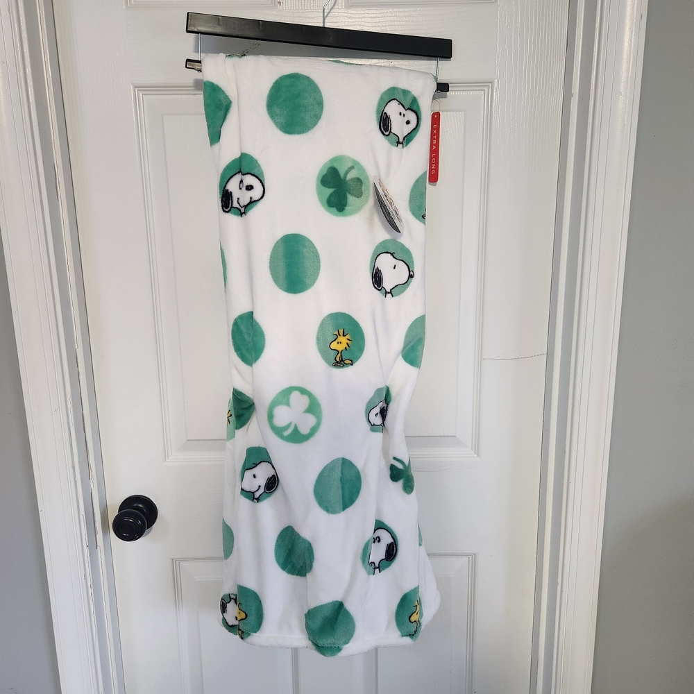Snoopy and Woodstock Peanuts St. Patrick's Polka Dot Fleece Blanket Throw NWT